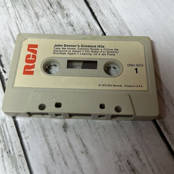 John Denver’s Greatest Hits Cassette Tape and Some Days are diamonds - Picture 7 of 9